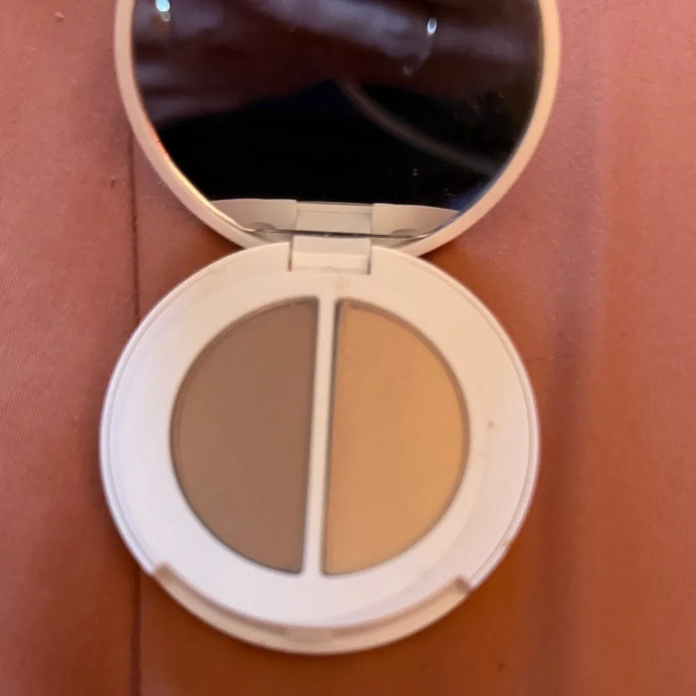 Estee Lauder White and Black Compact